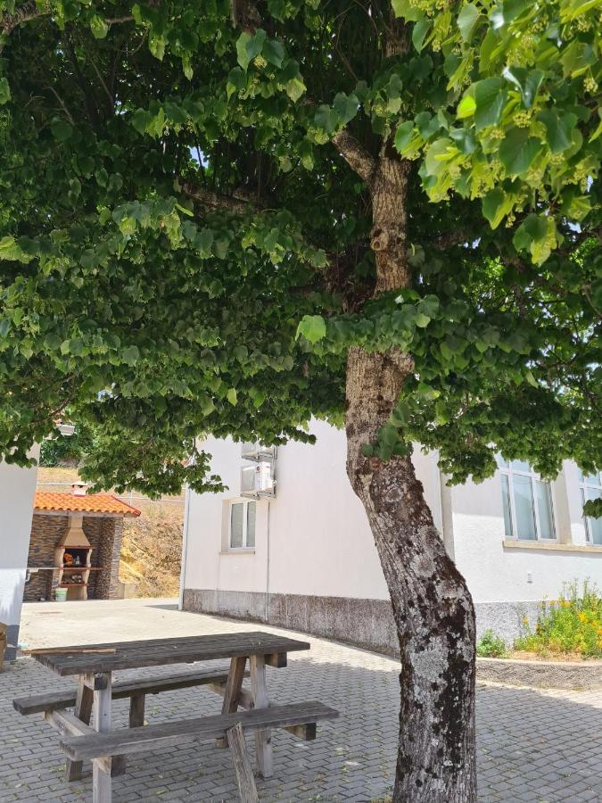 הוילה פמפיליוסה דה סרה Casas Da Escola - "A Escola" - Meas מראה חיצוני תמונה
