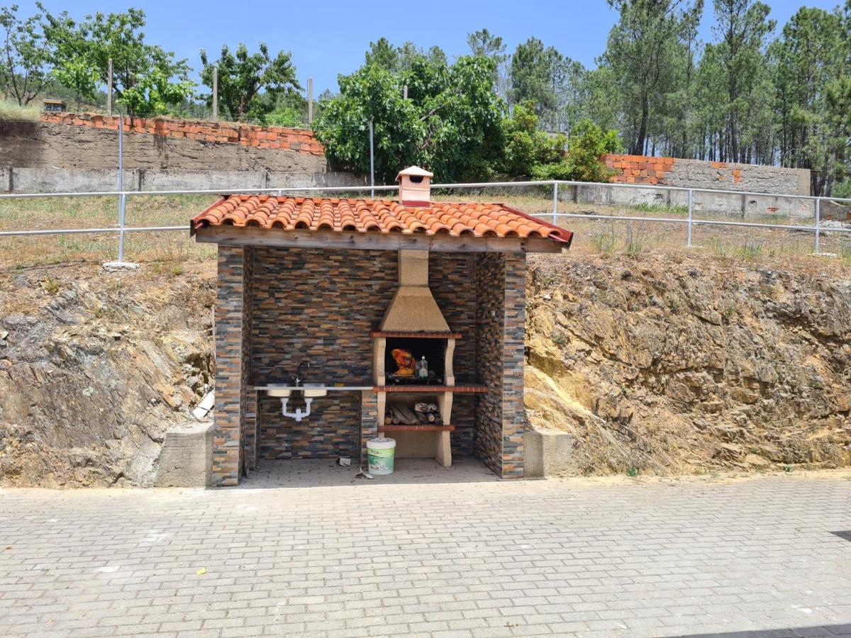 הוילה פמפיליוסה דה סרה Casas Da Escola - "A Escola" - Meas מראה חיצוני תמונה